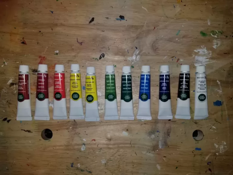 acrylic paints that come within paint kit